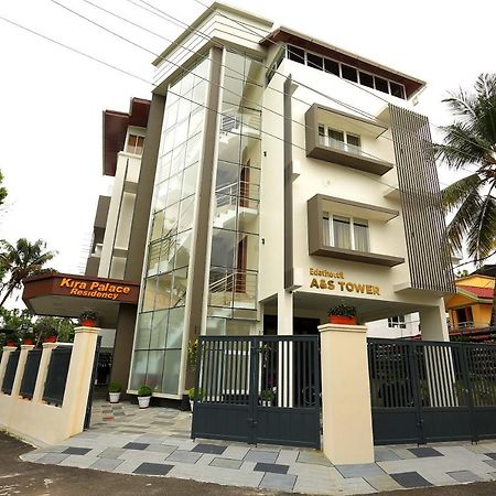 Hotel Kira Palace Residency Ernakulam Exterior foto