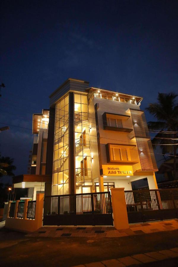 Hotel Kira Palace Residency Ernakulam Exterior foto