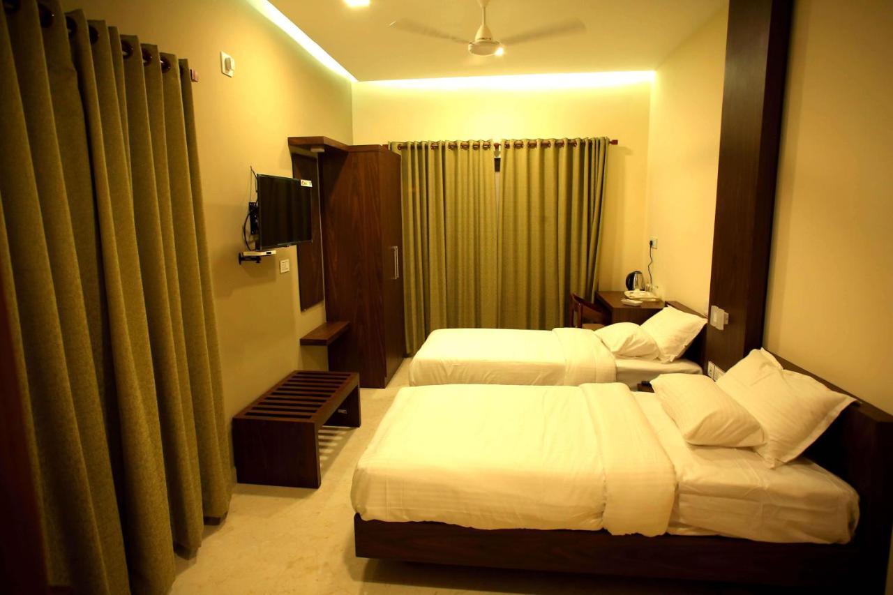 Hotel Kira Palace Residency Ernakulam Exterior foto