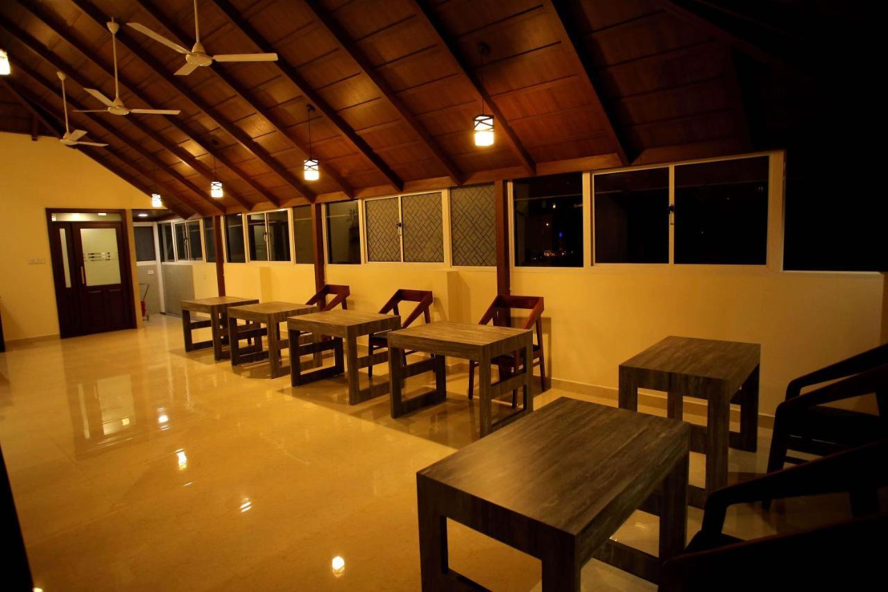 Hotel Kira Palace Residency Ernakulam Exterior foto