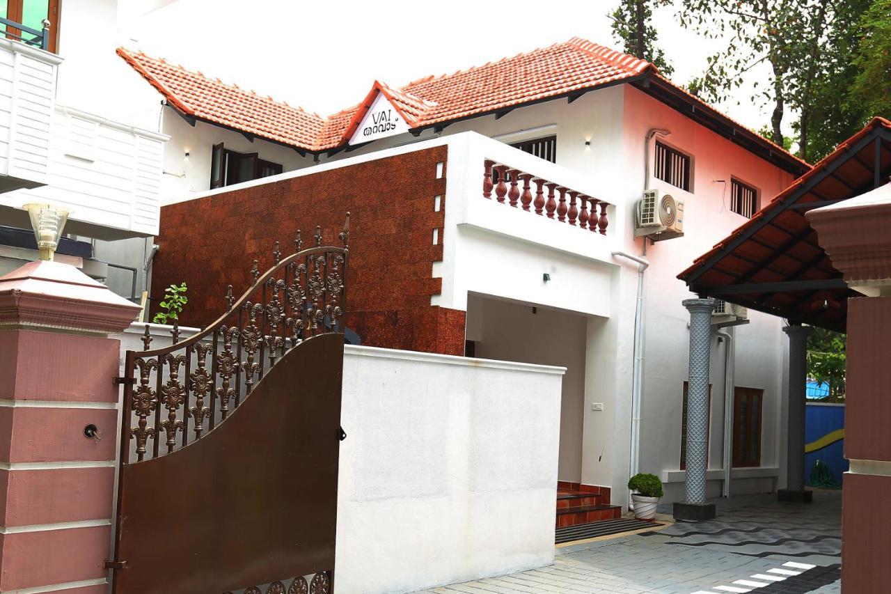 Hotel Kira Palace Residency Ernakulam Exterior foto
