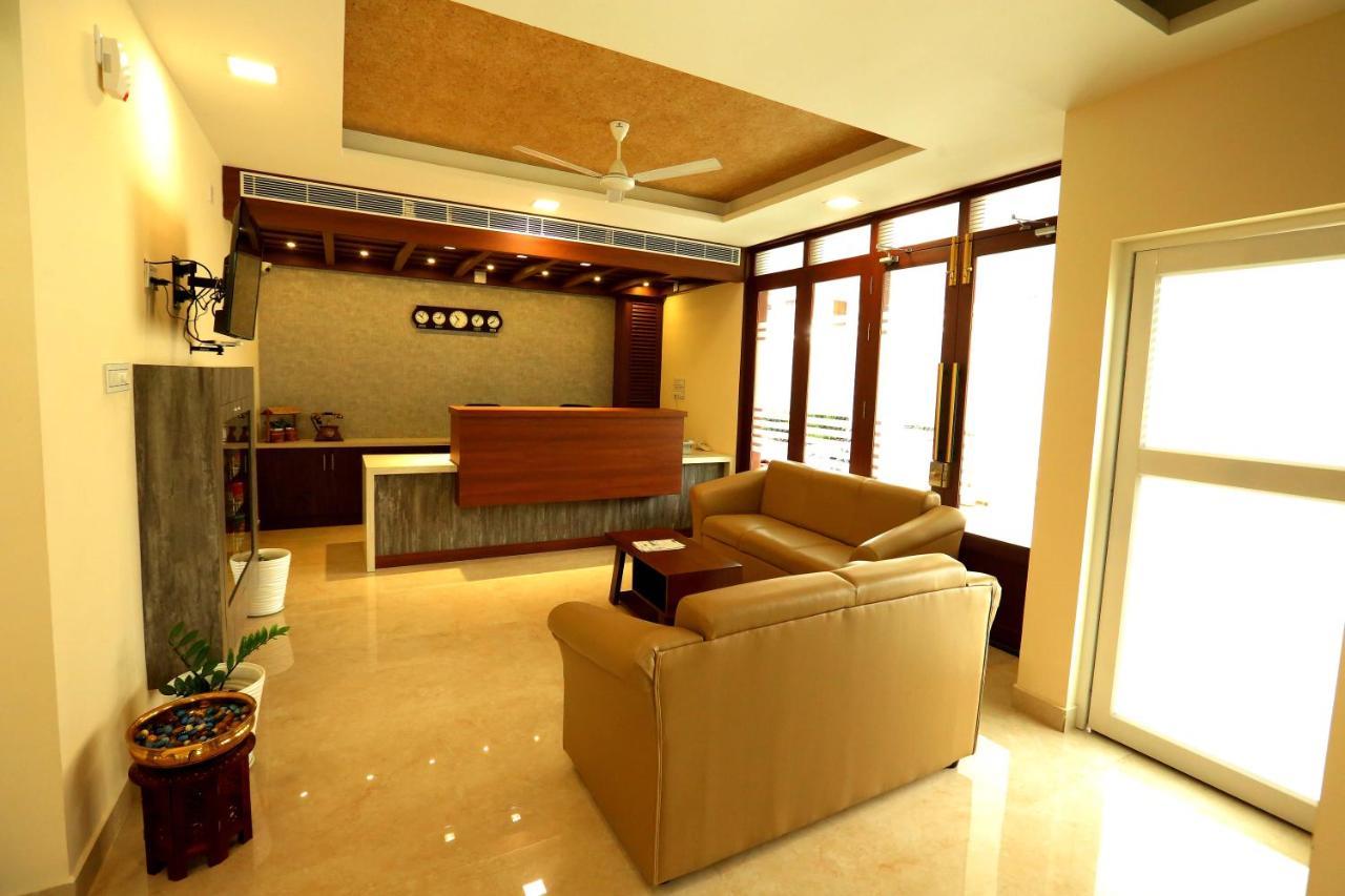 Hotel Kira Palace Residency Ernakulam Exterior foto